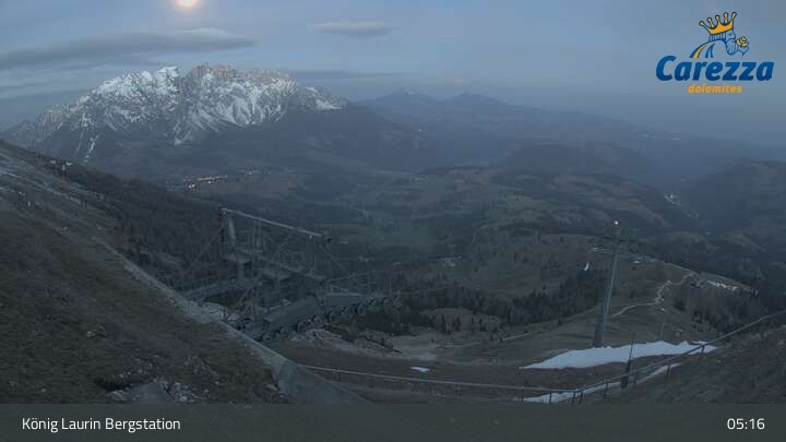 Archived image Webcam Mountain hut "Kölner Hütte" - Carezza