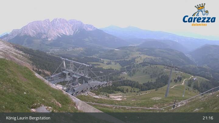 Archived image Webcam Mountain hut "Kölner Hütte" - Carezza