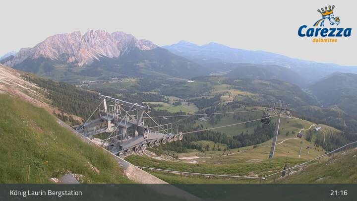 Archived image Webcam Mountain hut "Kölner Hütte" - Carezza