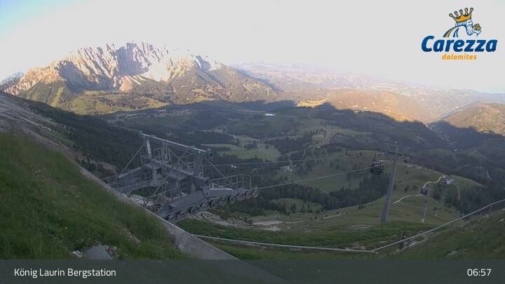 Archived image Webcam Mountain hut "Kölner Hütte" - Carezza