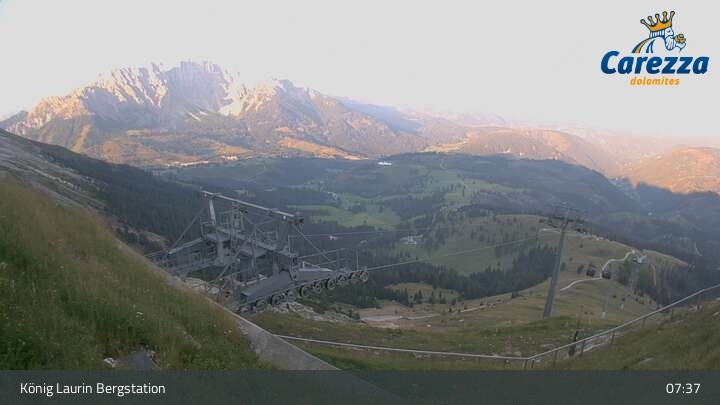 Archived image Webcam Mountain hut "Kölner Hütte" - Carezza
