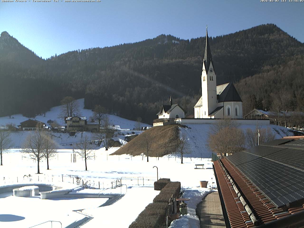 Archiv Foto Webcam Kreuth: Kirche und Freibad