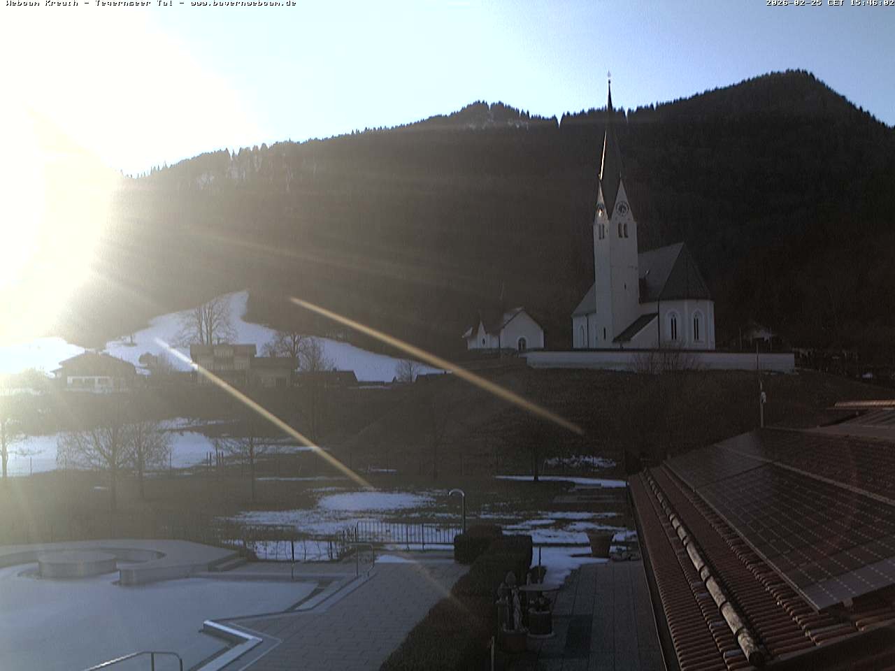 Archiv Foto Webcam Kreuth: Kirche und Freibad