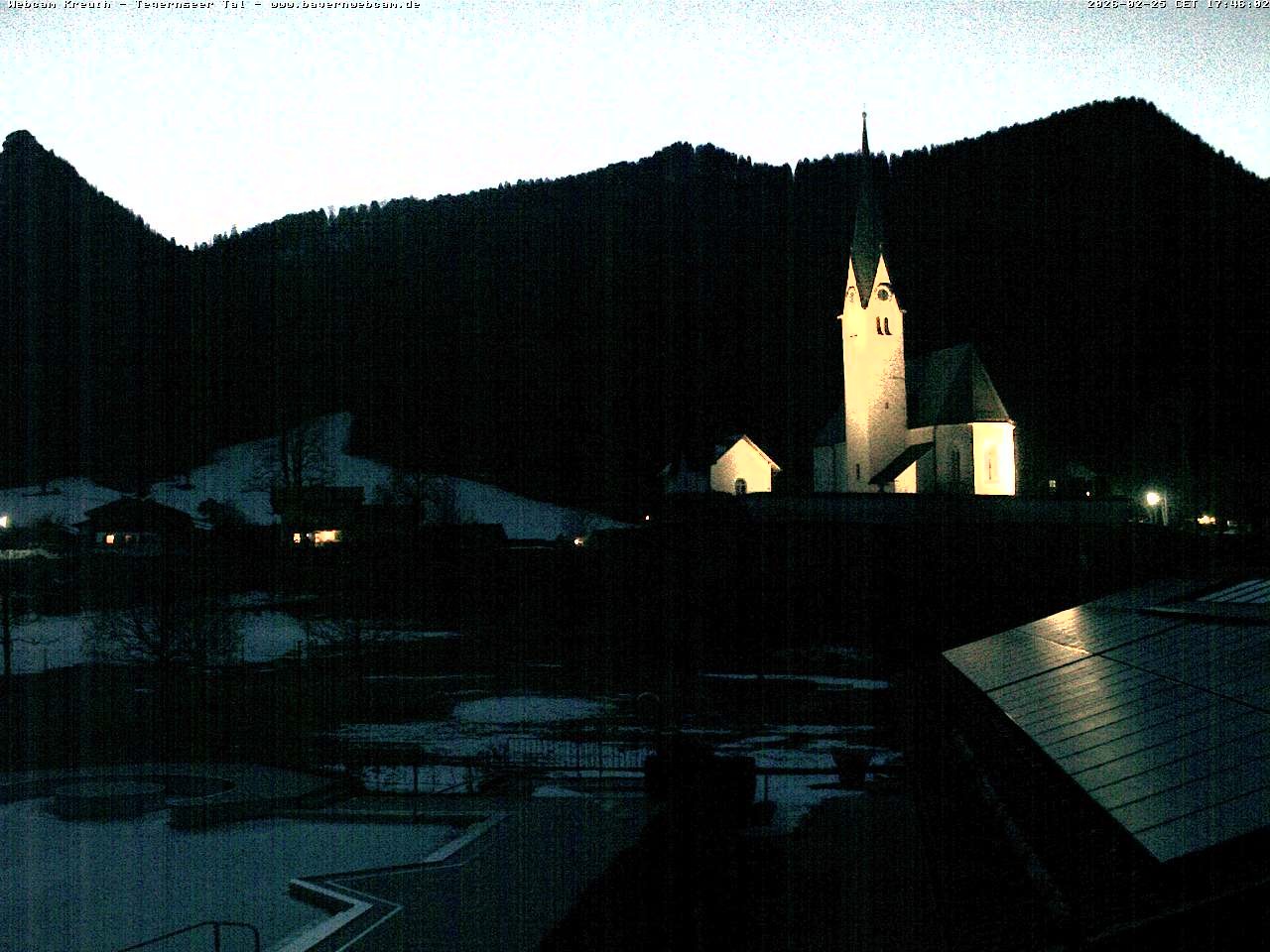 Archiv Foto Webcam Kreuth: Kirche und Freibad