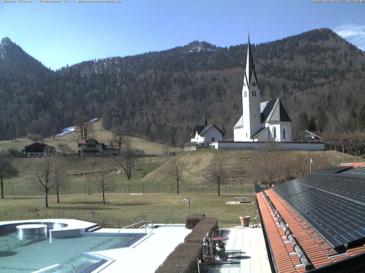 Archiv Foto Webcam Kreuth: Kirche und Freibad