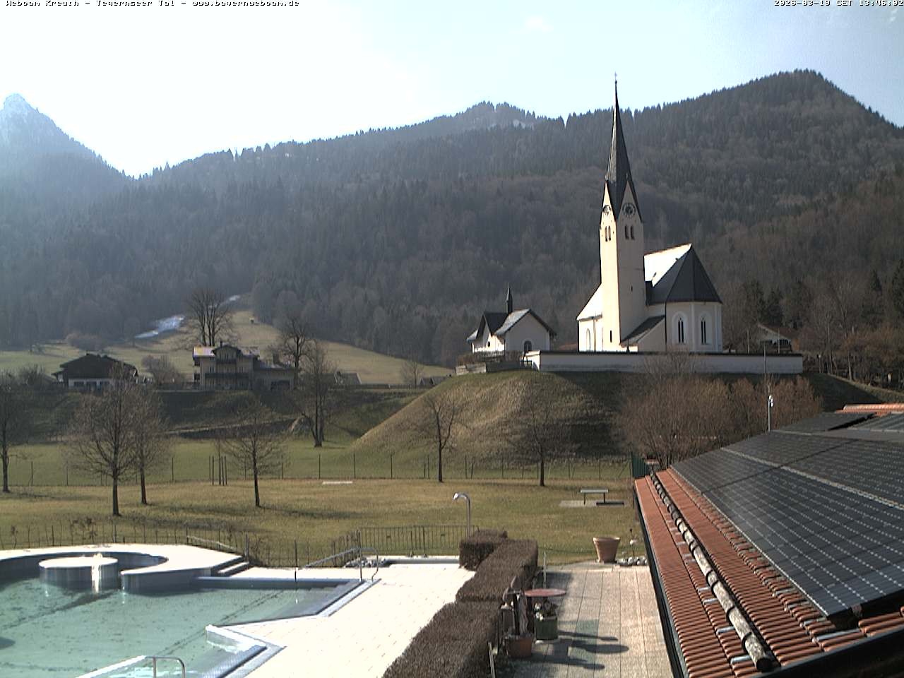 Archiv Foto Webcam Kreuth: Kirche und Freibad