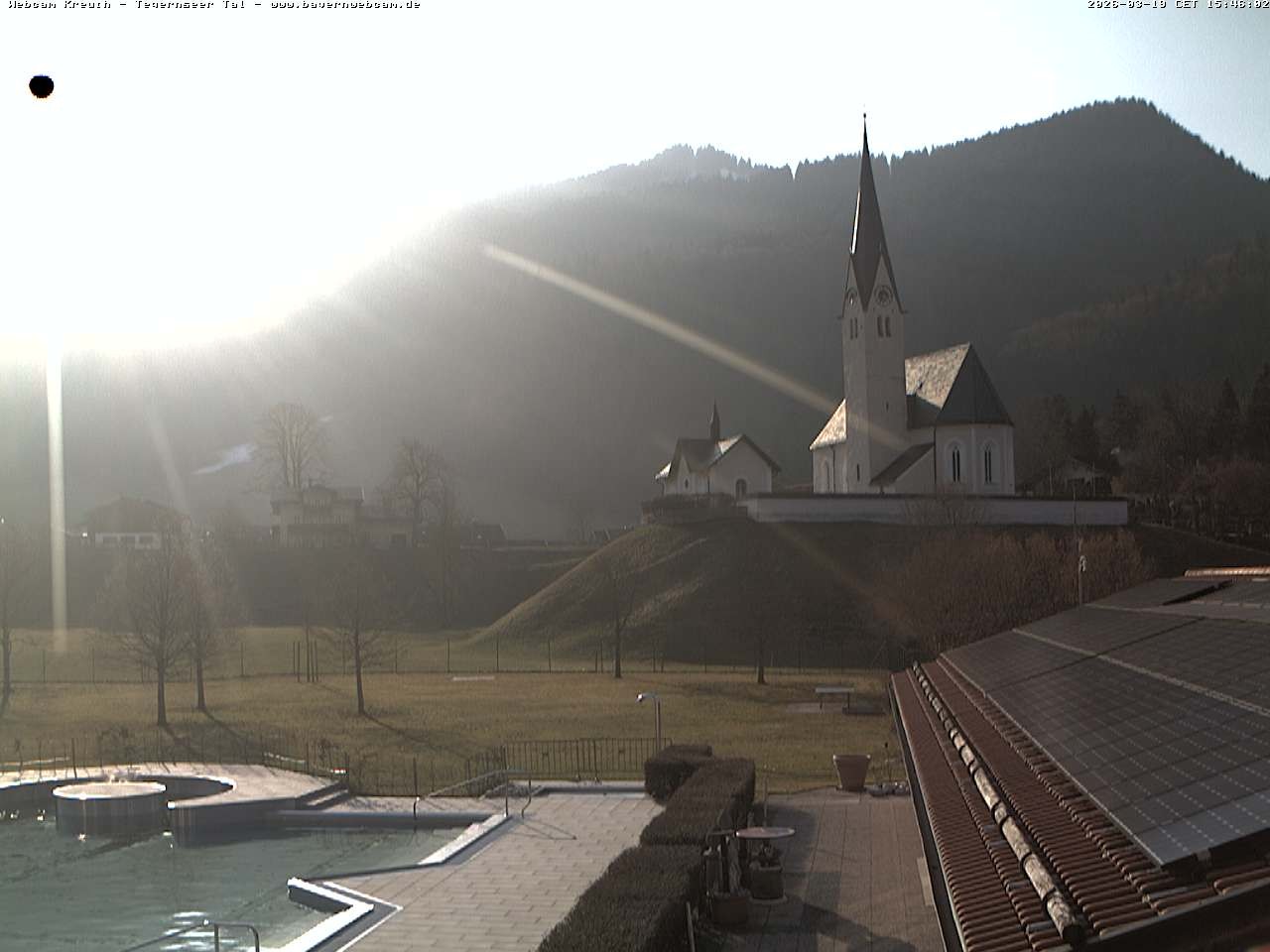 Archiv Foto Webcam Kreuth: Kirche und Freibad