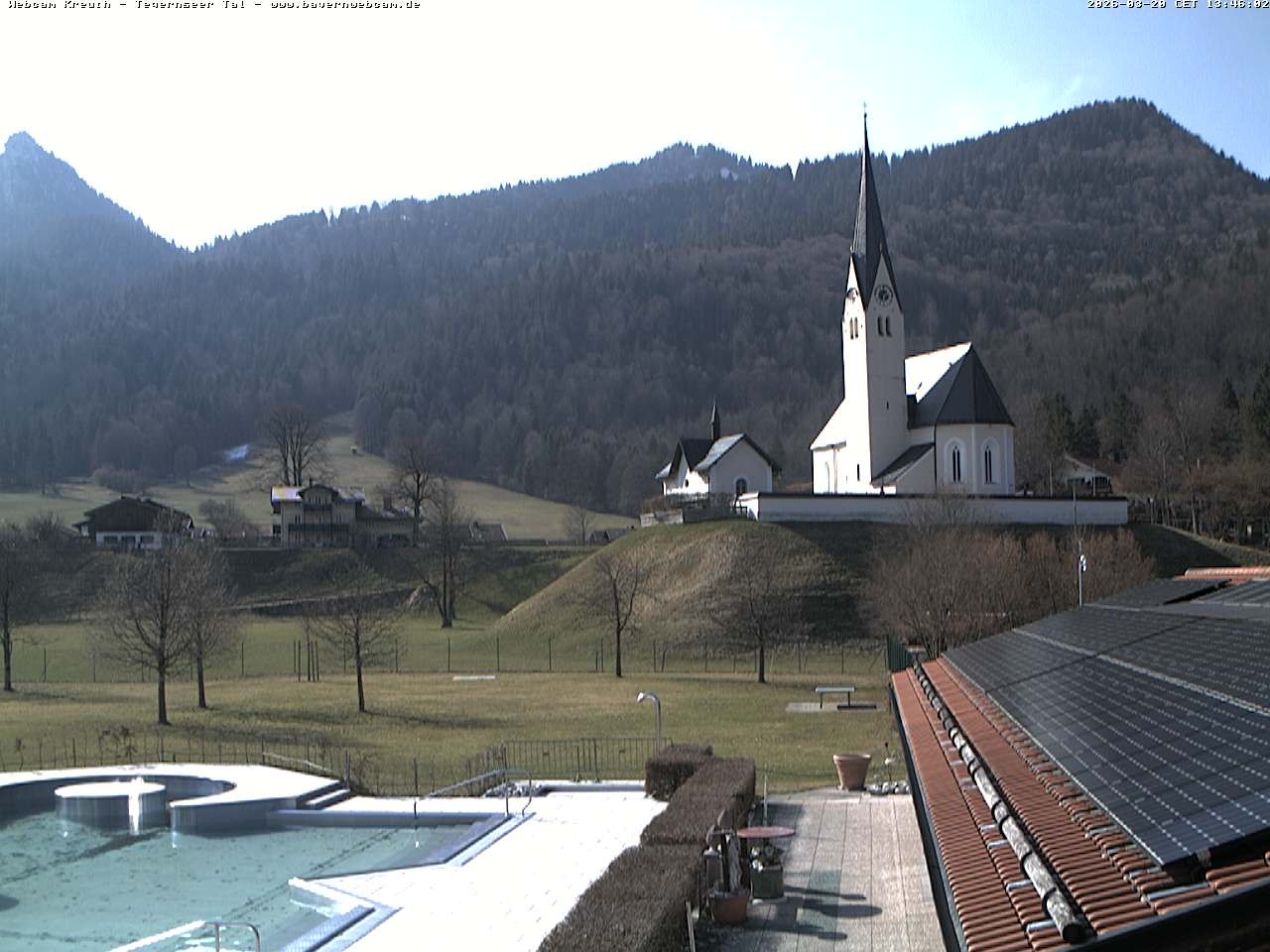 Archiv Foto Webcam Kreuth: Kirche und Freibad