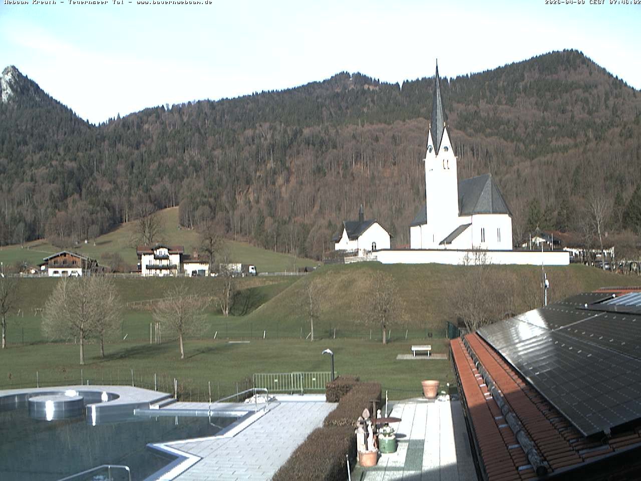 Archiv Foto Webcam Kreuth: Kirche und Freibad