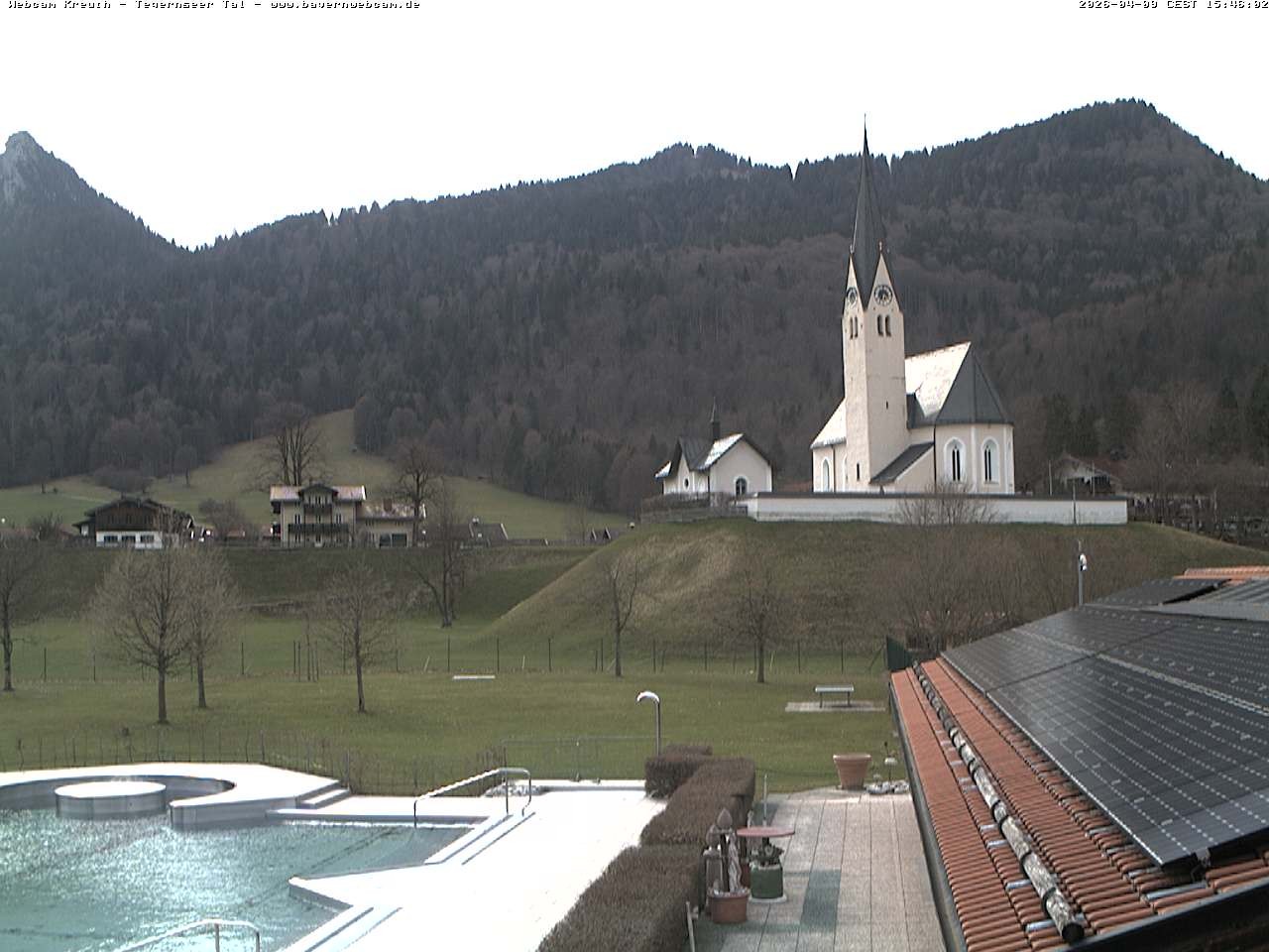 Archiv Foto Webcam Kreuth: Kirche und Freibad