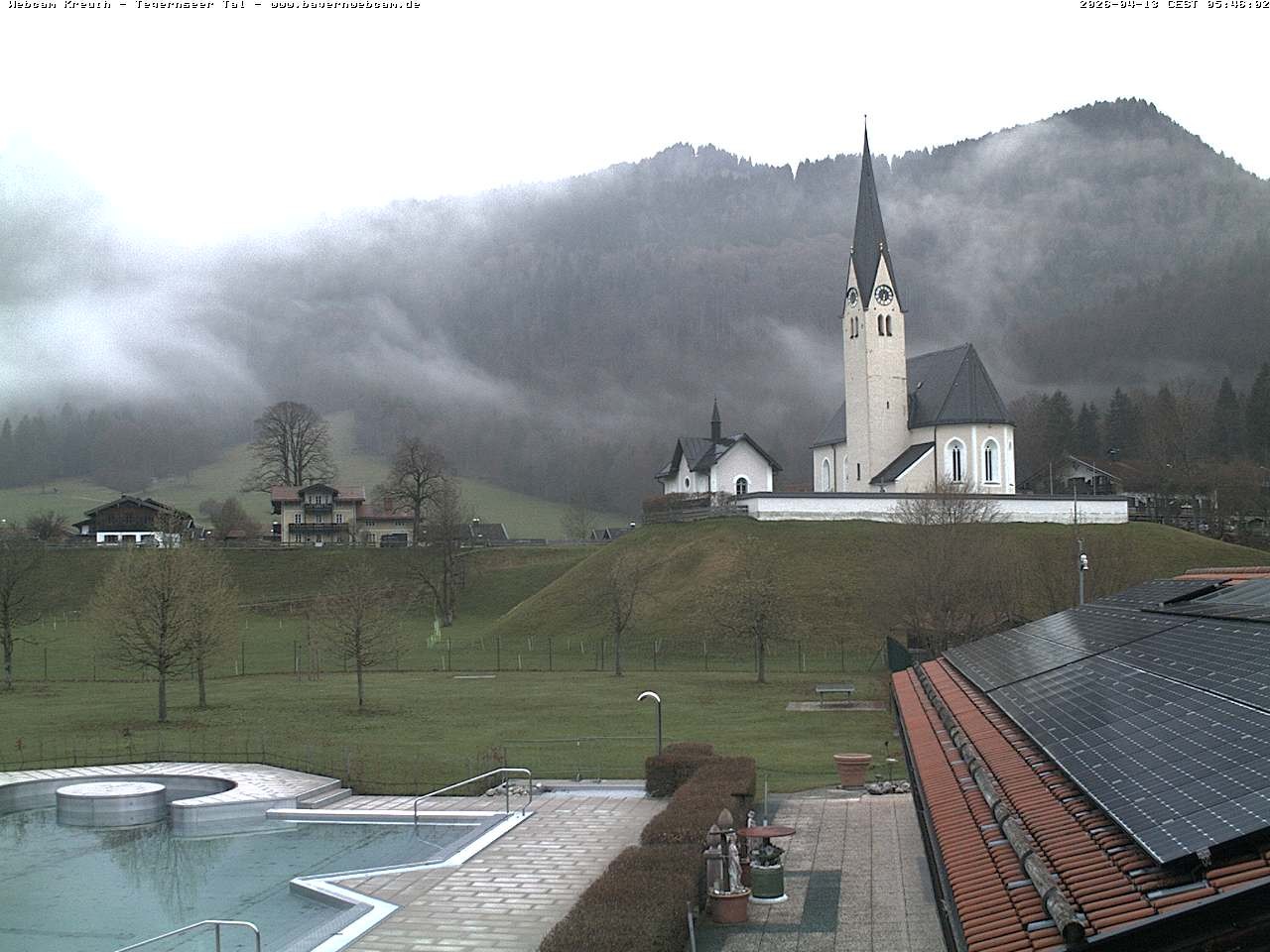 Archiv Foto Webcam Kreuth: Kirche und Freibad