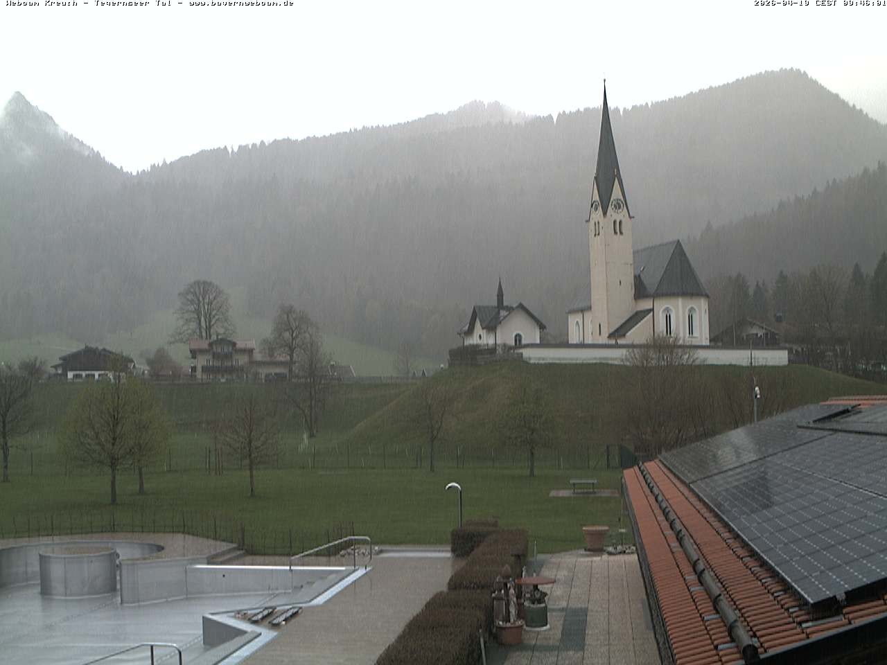Archiv Foto Webcam Kreuth: Kirche und Freibad