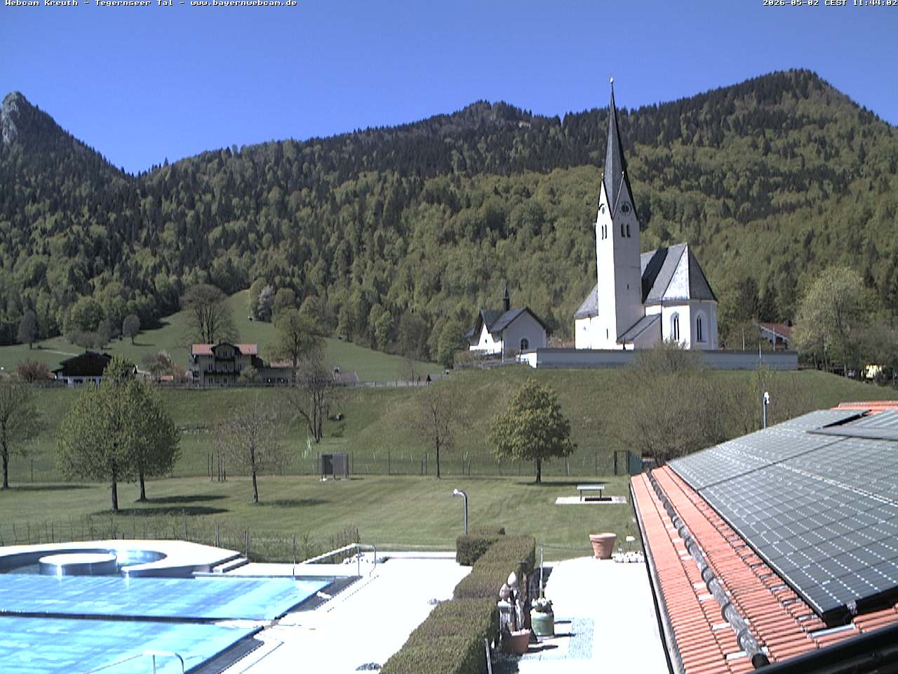 Archiv Foto Webcam Kreuth: Kirche und Freibad