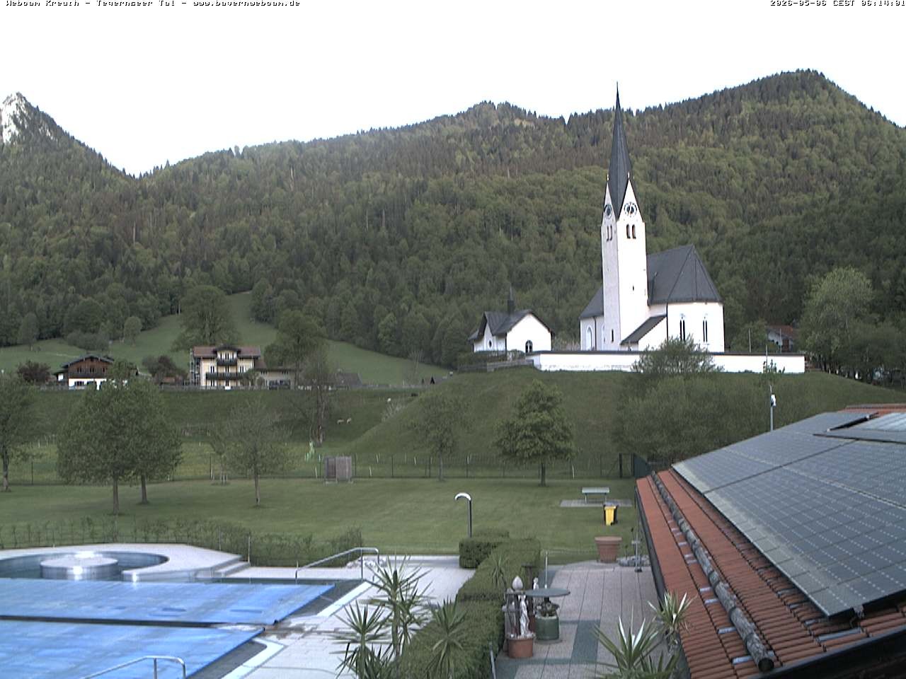 Archiv Foto Webcam Kreuth: Kirche und Freibad