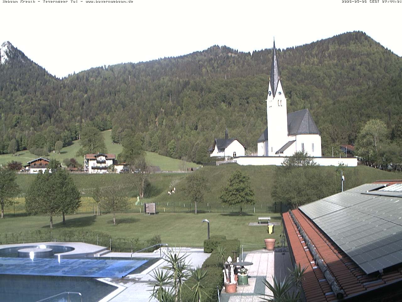 Archiv Foto Webcam Kreuth: Kirche und Freibad