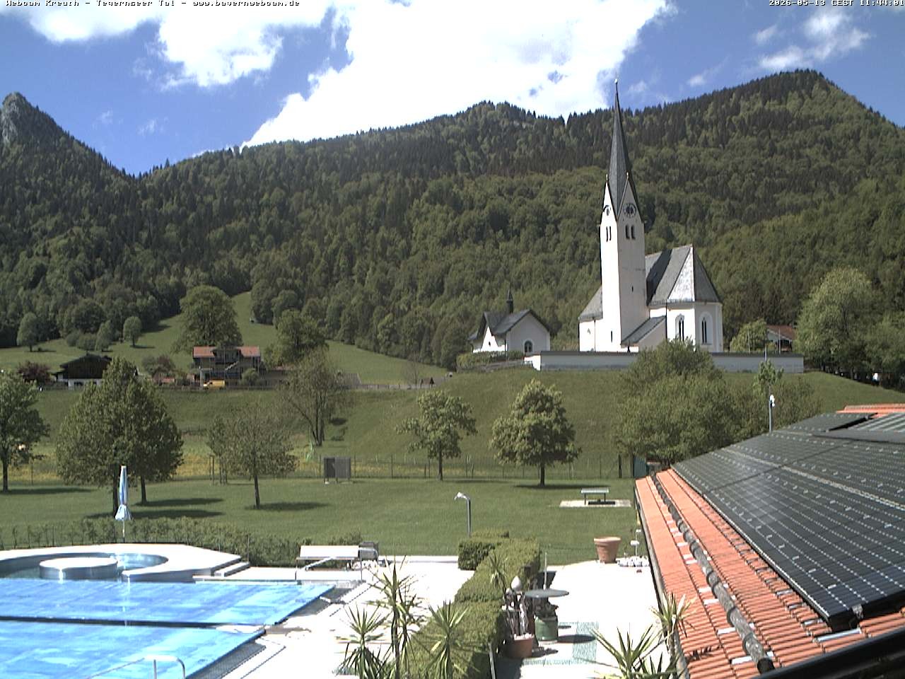 Archiv Foto Webcam Kreuth: Kirche und Freibad