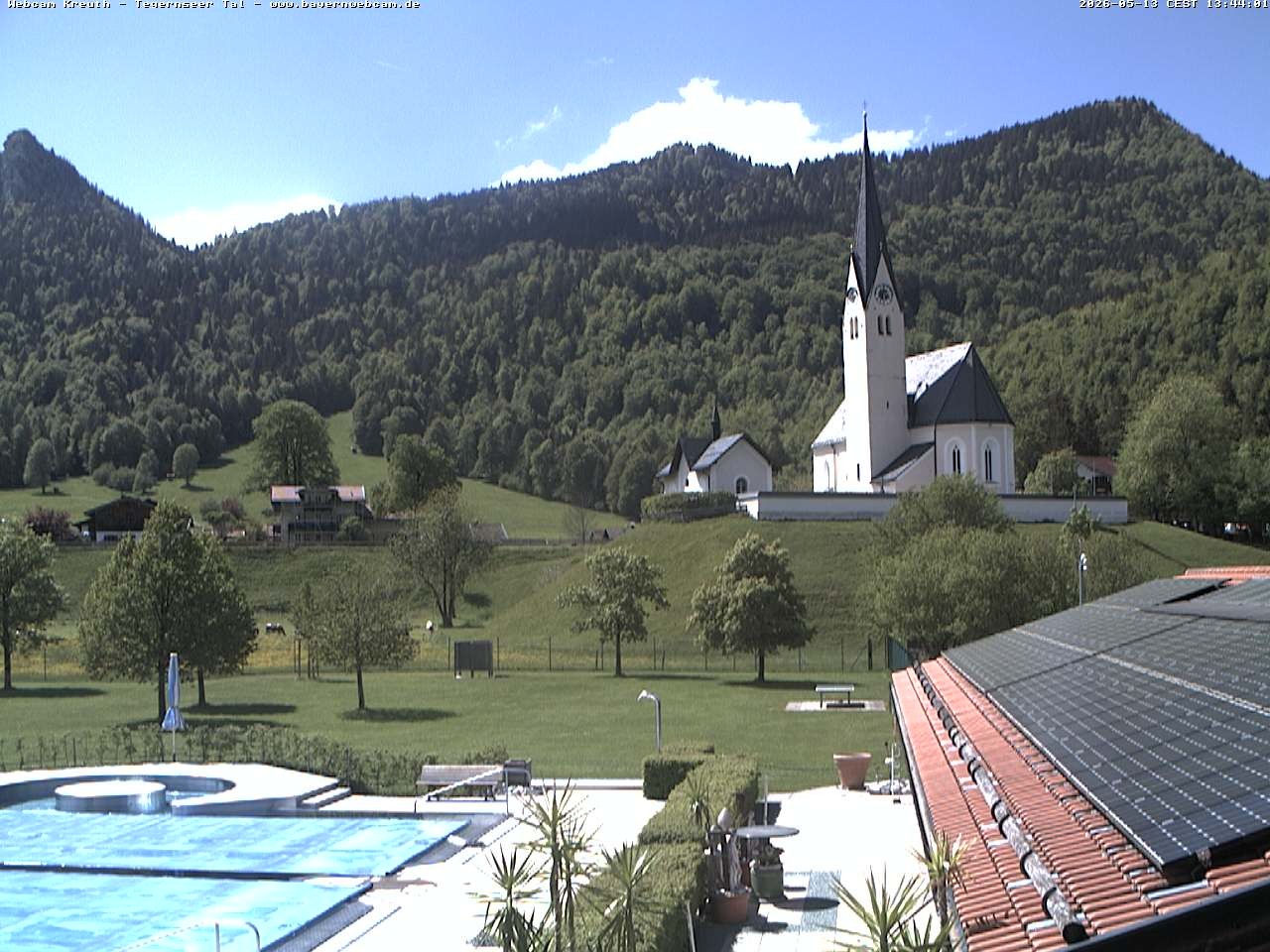 Archiv Foto Webcam Kreuth: Kirche und Freibad