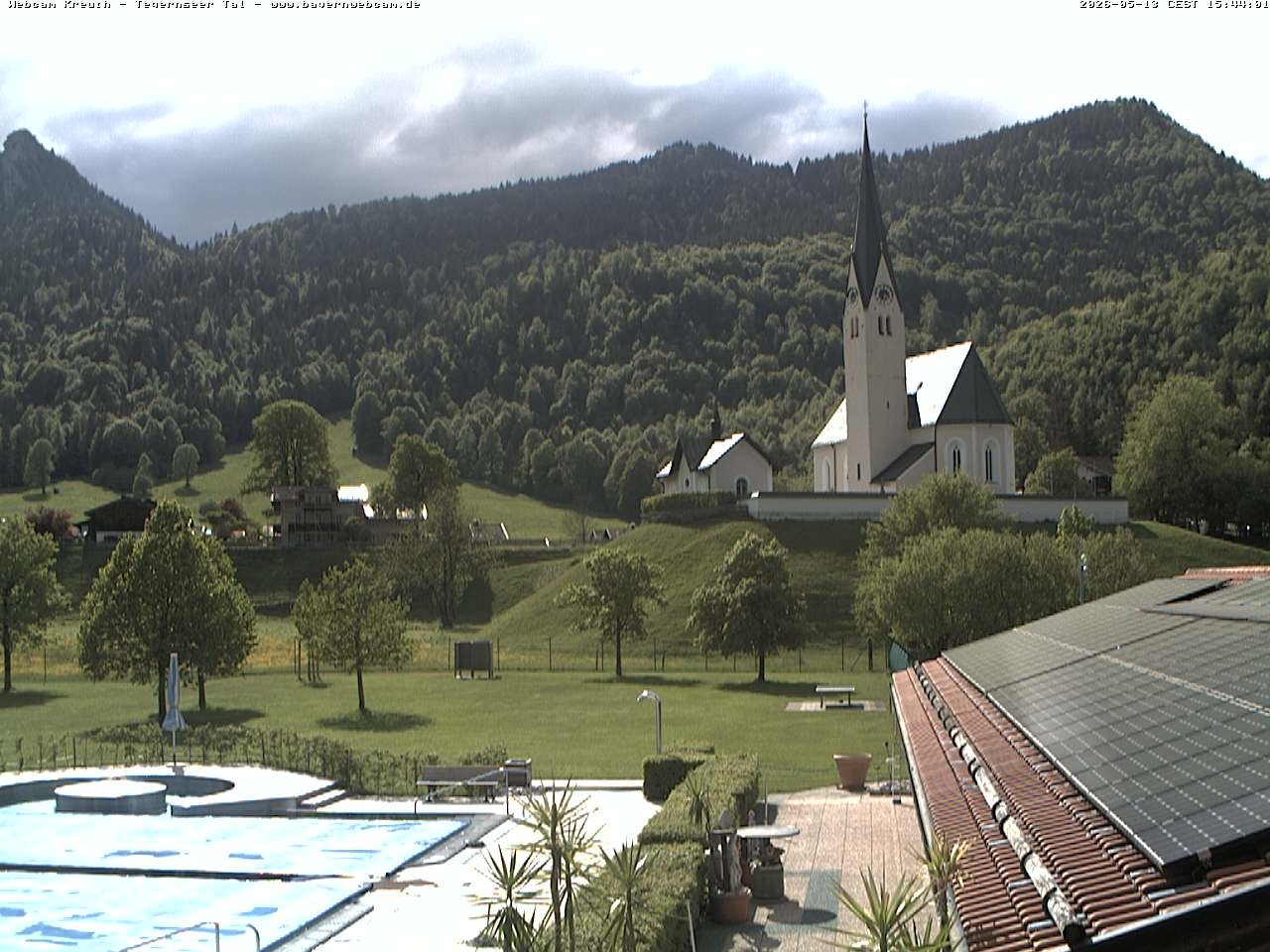 Archiv Foto Webcam Kreuth: Kirche und Freibad