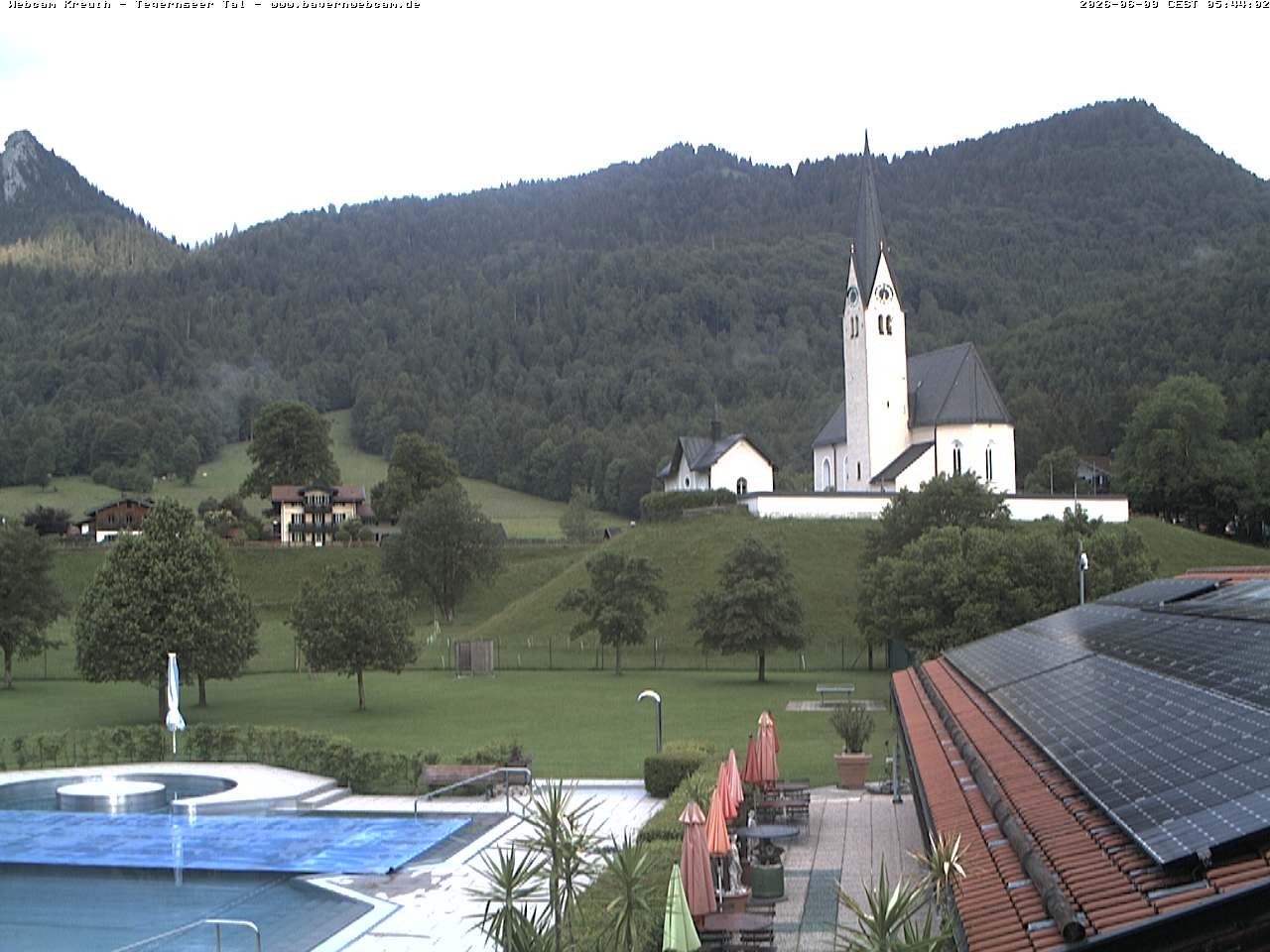Archiv Foto Webcam Kreuth: Kirche und Freibad