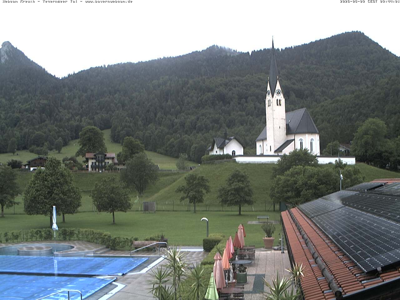 Archiv Foto Webcam Kreuth: Kirche und Freibad
