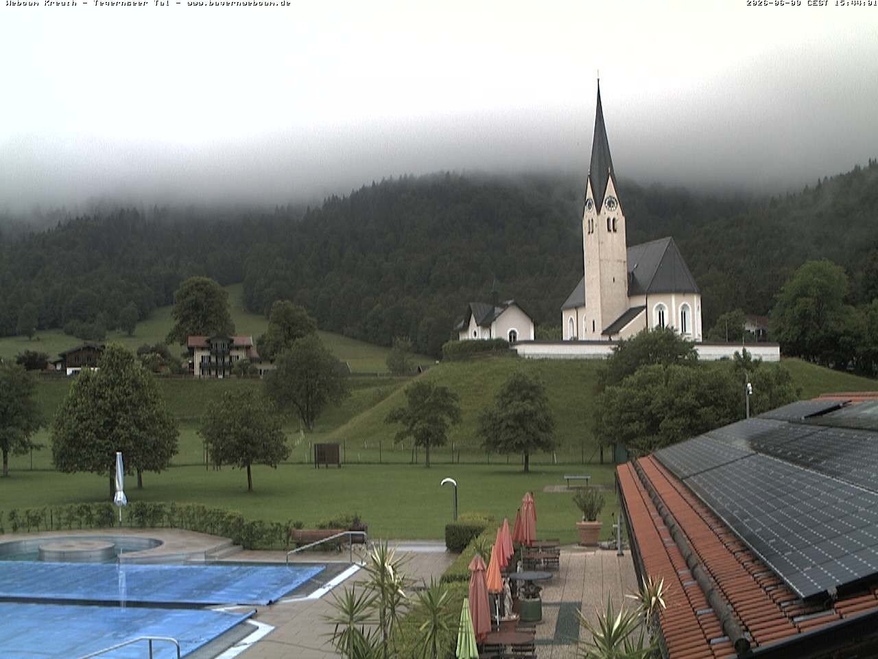 Archiv Foto Webcam Kreuth: Kirche und Freibad