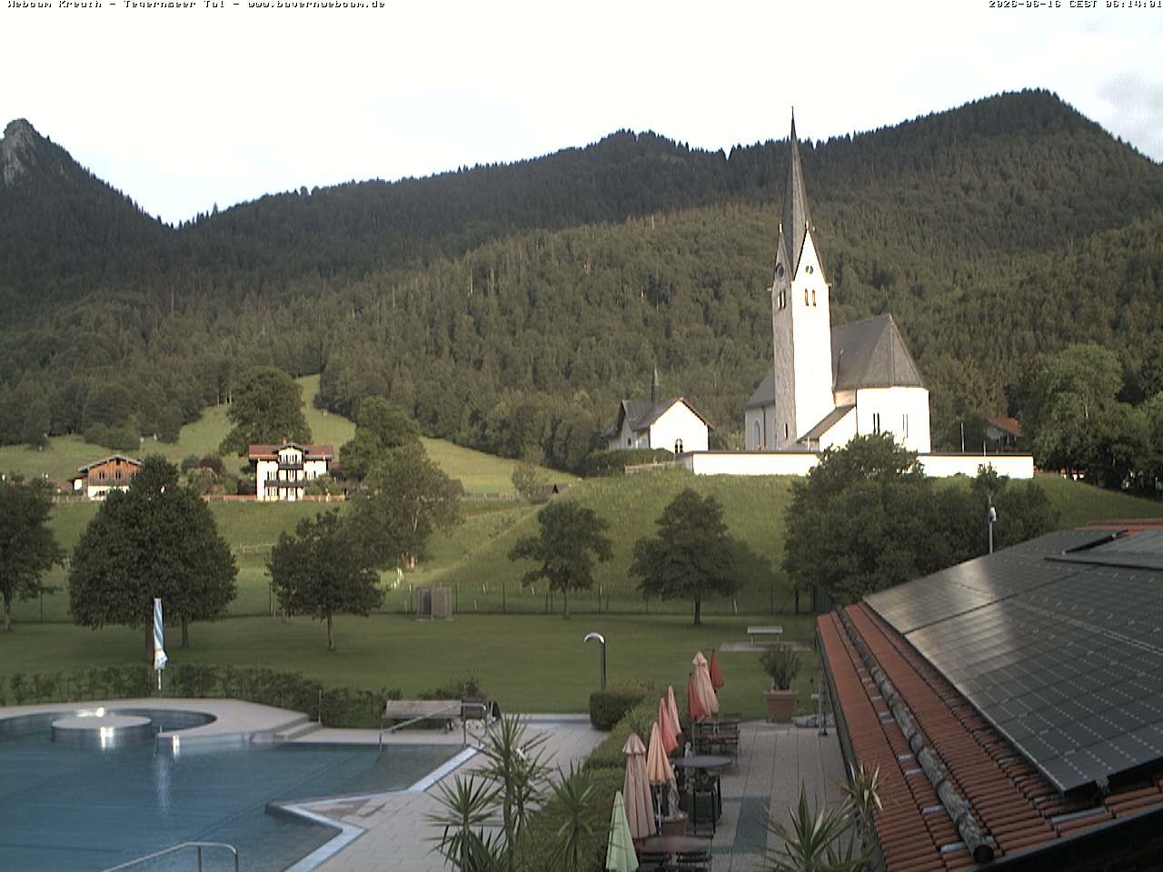 Archiv Foto Webcam Kreuth: Kirche und Freibad