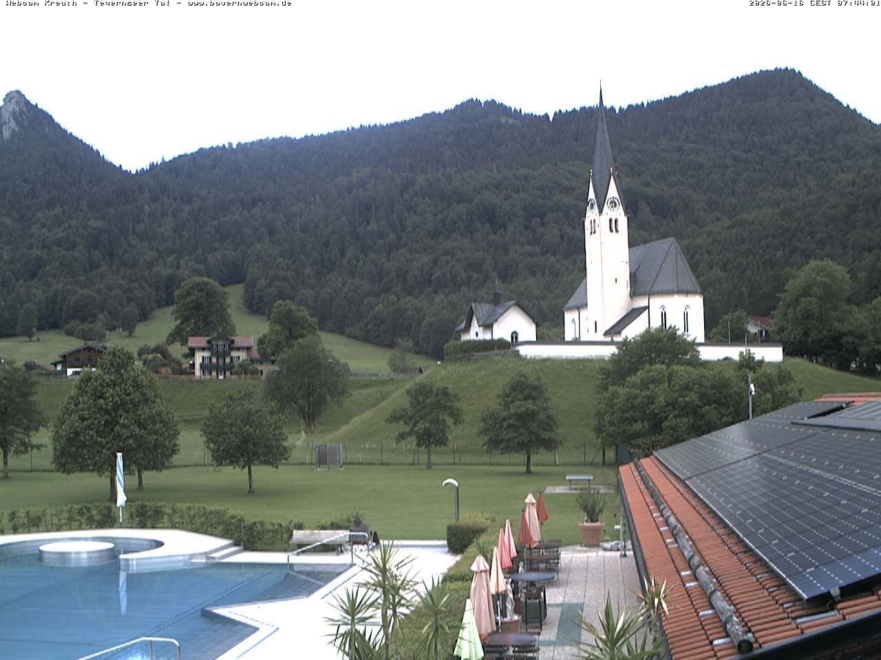 Archiv Foto Webcam Kreuth: Kirche und Freibad