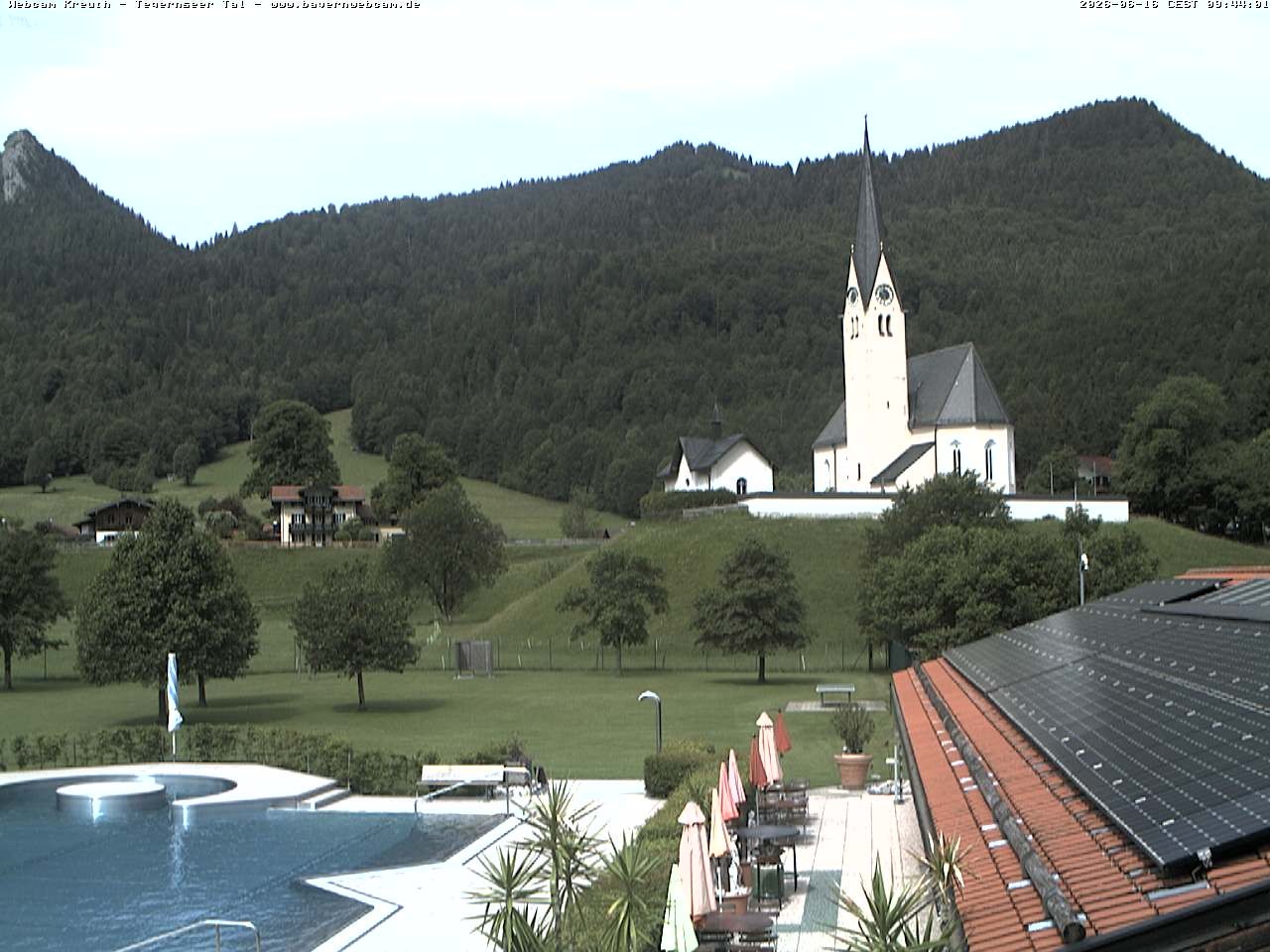 Archiv Foto Webcam Kreuth: Kirche und Freibad