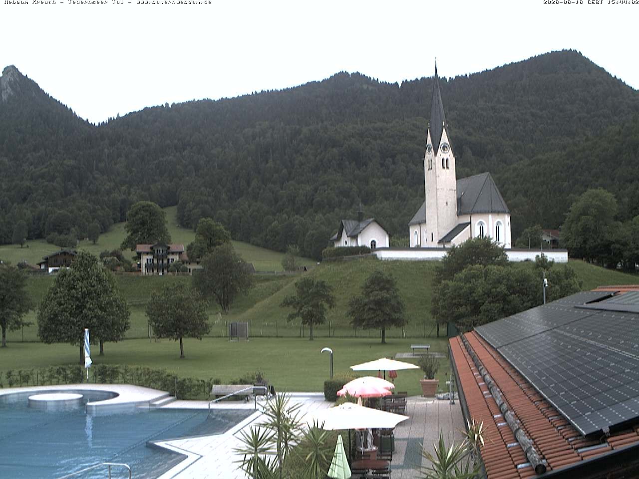 Archiv Foto Webcam Kreuth: Kirche und Freibad