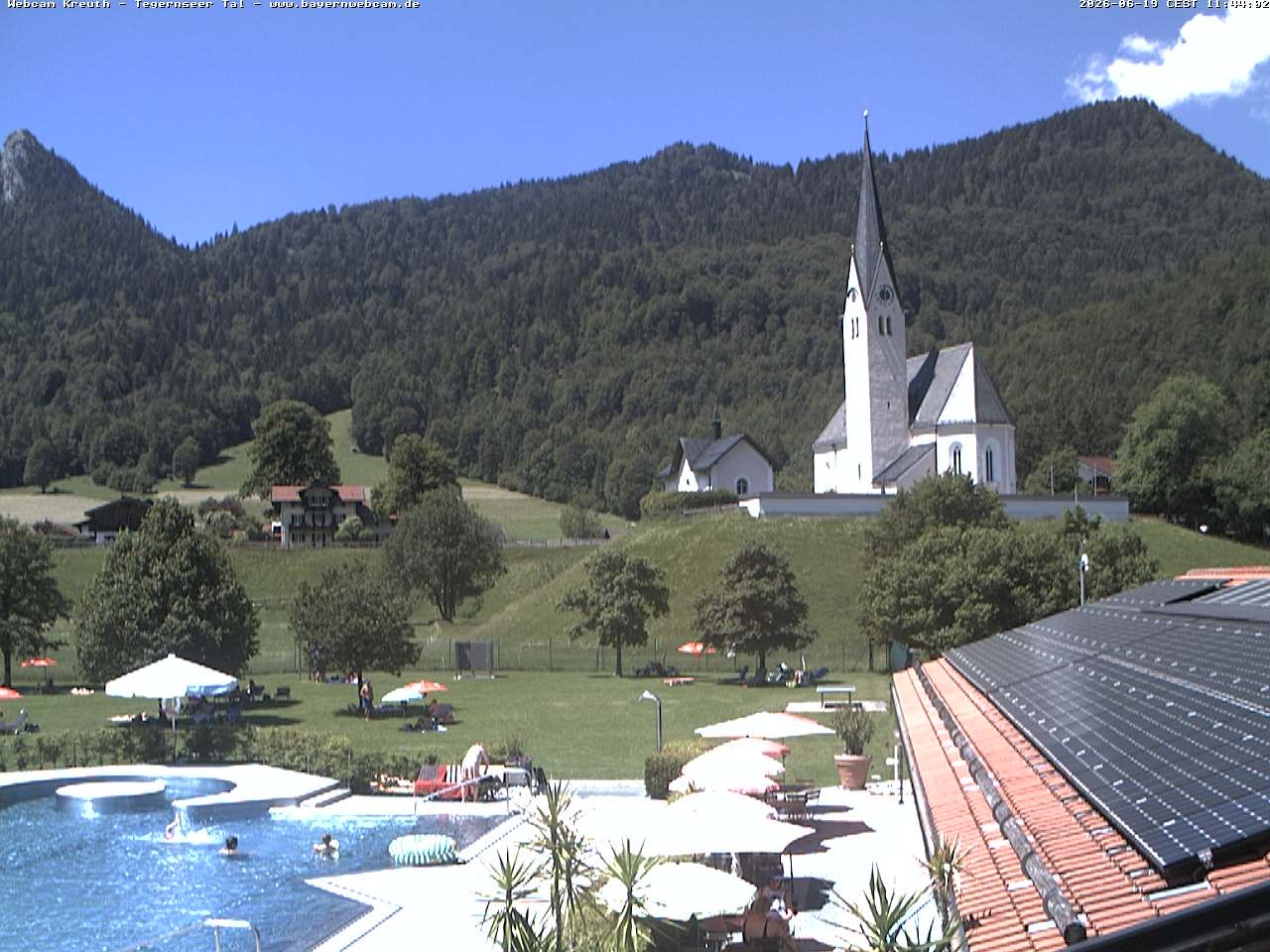 Archiv Foto Webcam Kreuth: Kirche und Freibad