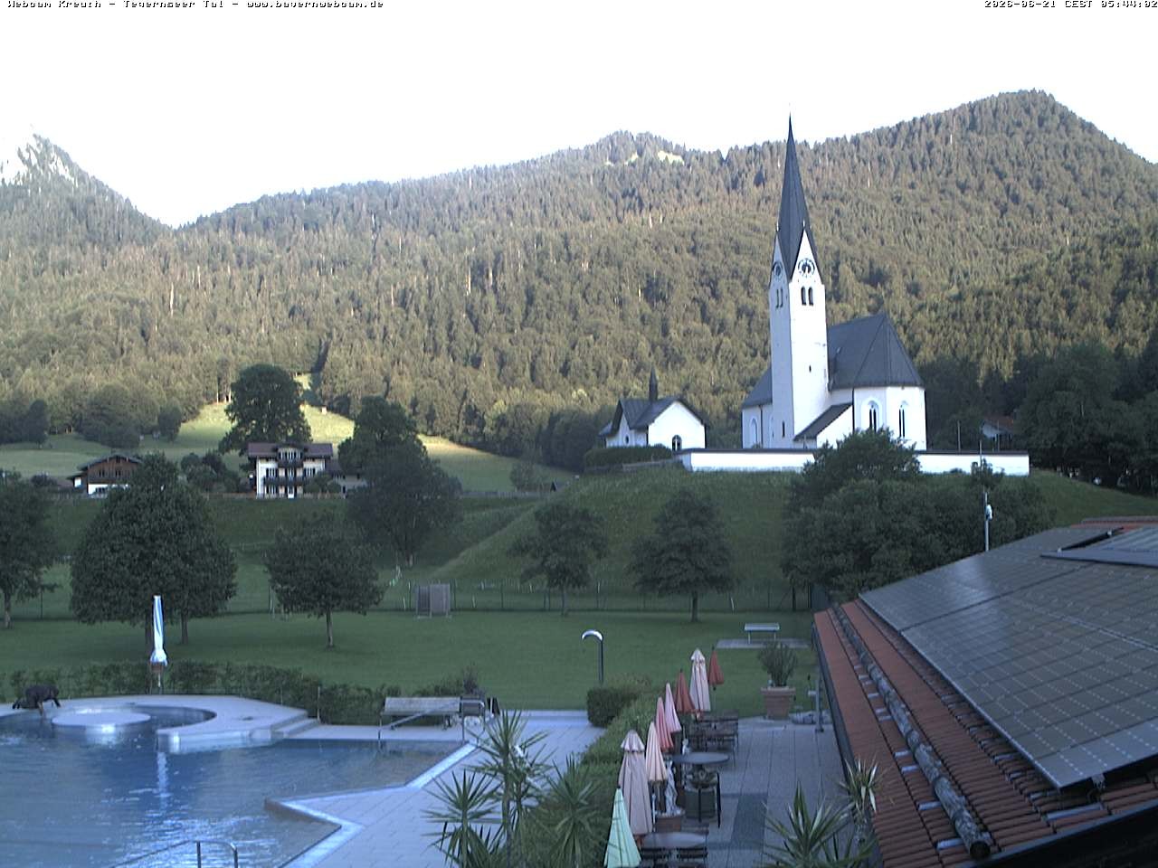 Archiv Foto Webcam Kreuth: Kirche und Freibad
