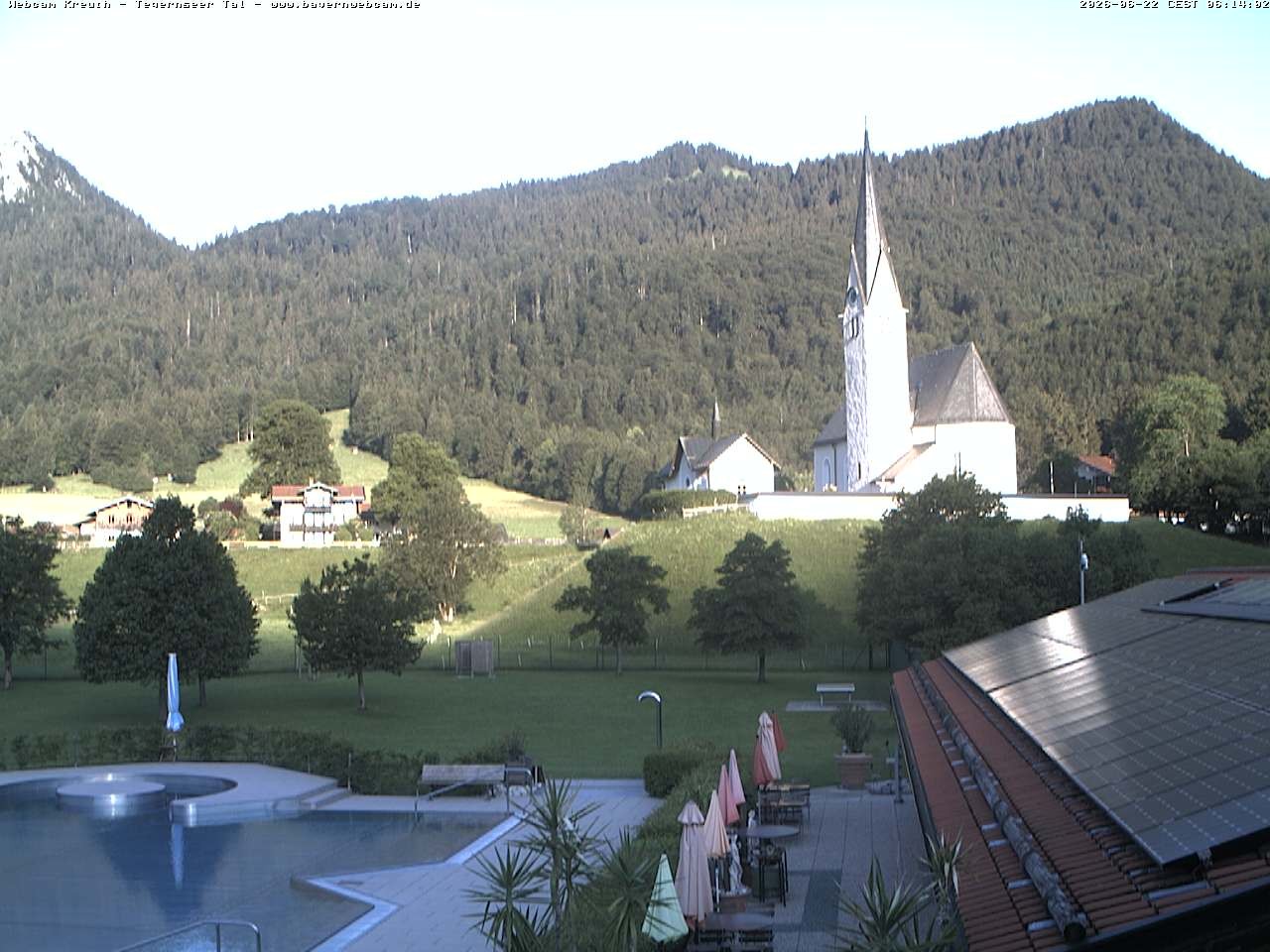 Archiv Foto Webcam Kreuth: Kirche und Freibad