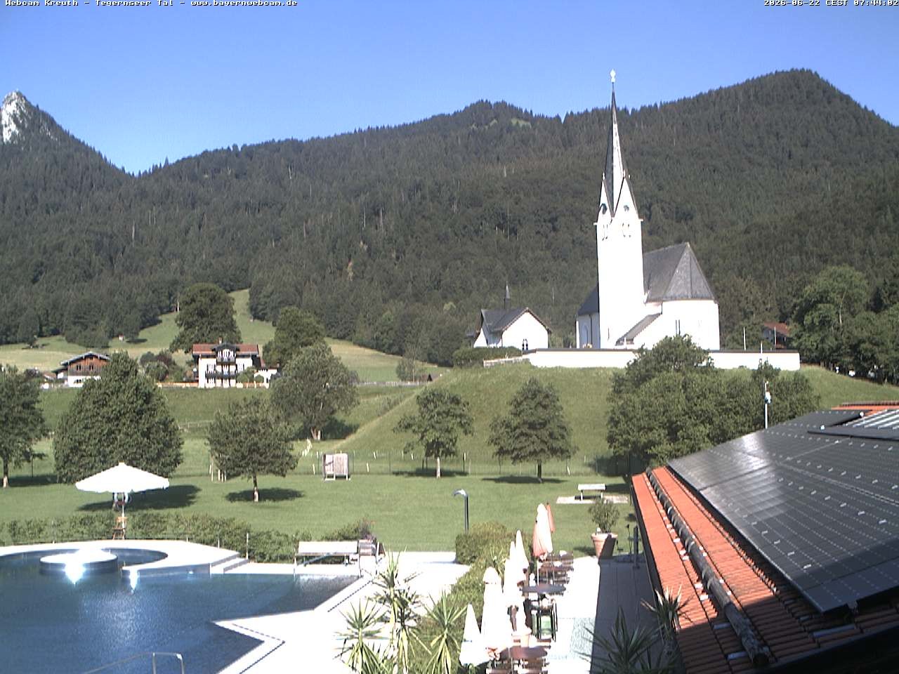 Archiv Foto Webcam Kreuth: Kirche und Freibad