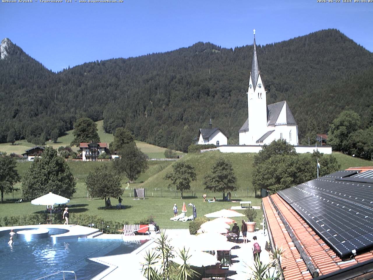 Archiv Foto Webcam Kreuth: Kirche und Freibad