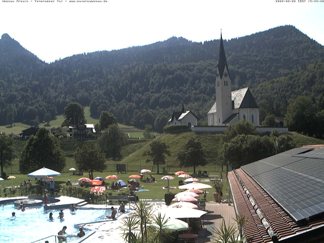 Archiv Foto Webcam Kreuth: Kirche und Freibad
