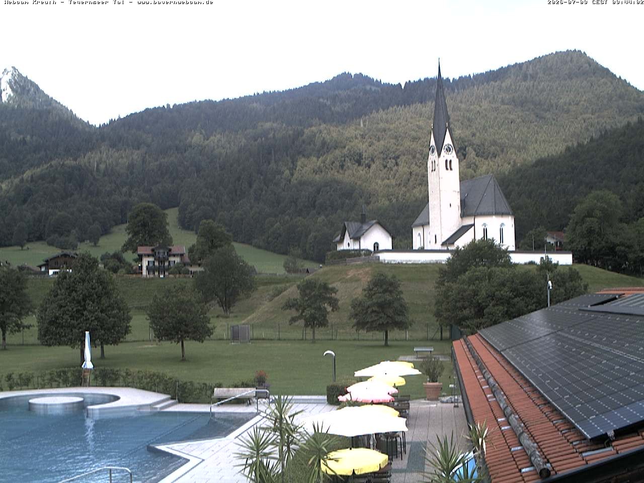 Archiv Foto Webcam Kreuth: Kirche und Freibad