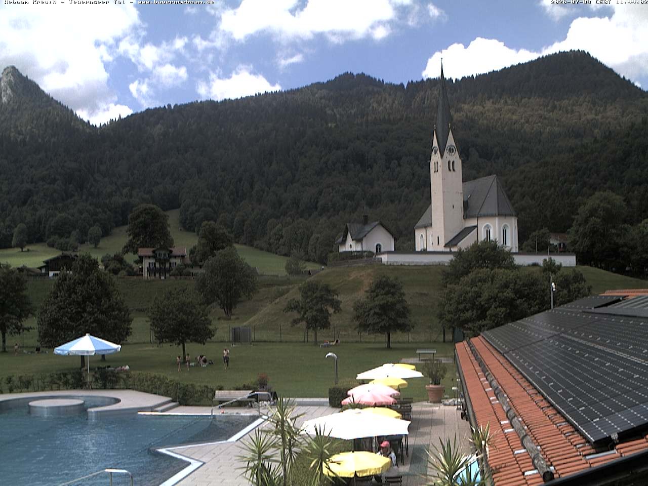 Archiv Foto Webcam Kreuth: Kirche und Freibad