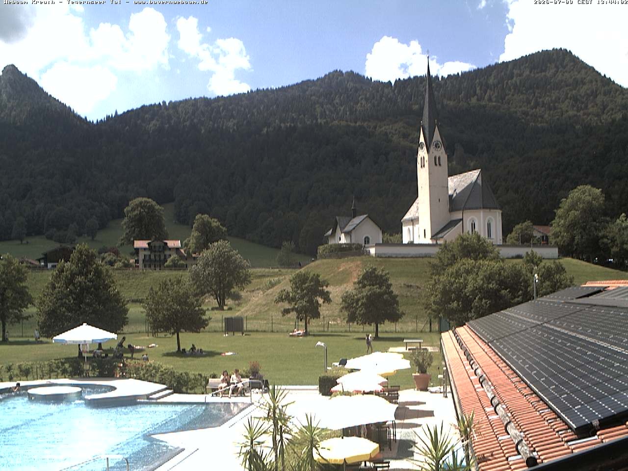 Archiv Foto Webcam Kreuth: Kirche und Freibad