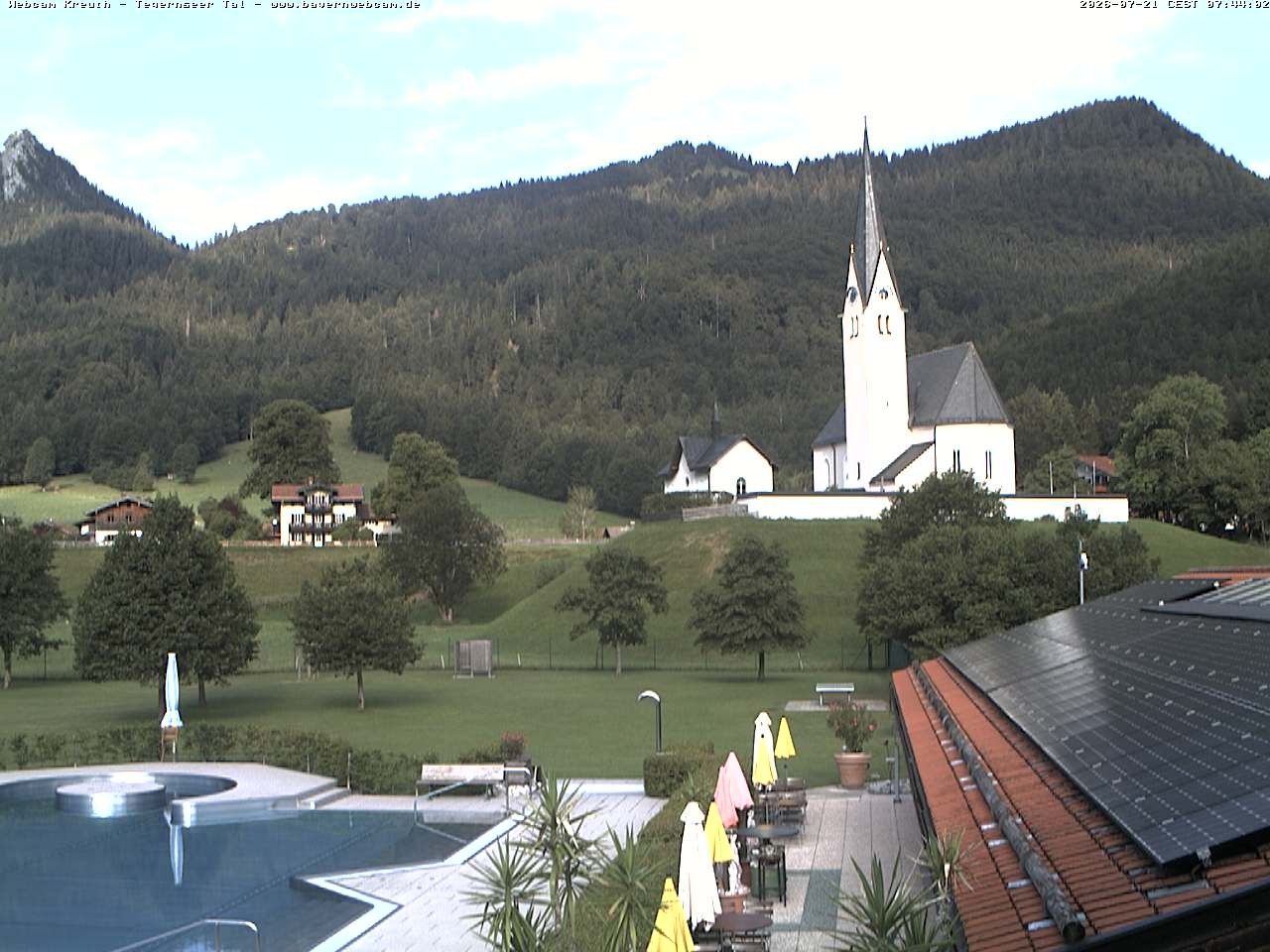 Archiv Foto Webcam Kreuth: Kirche und Freibad