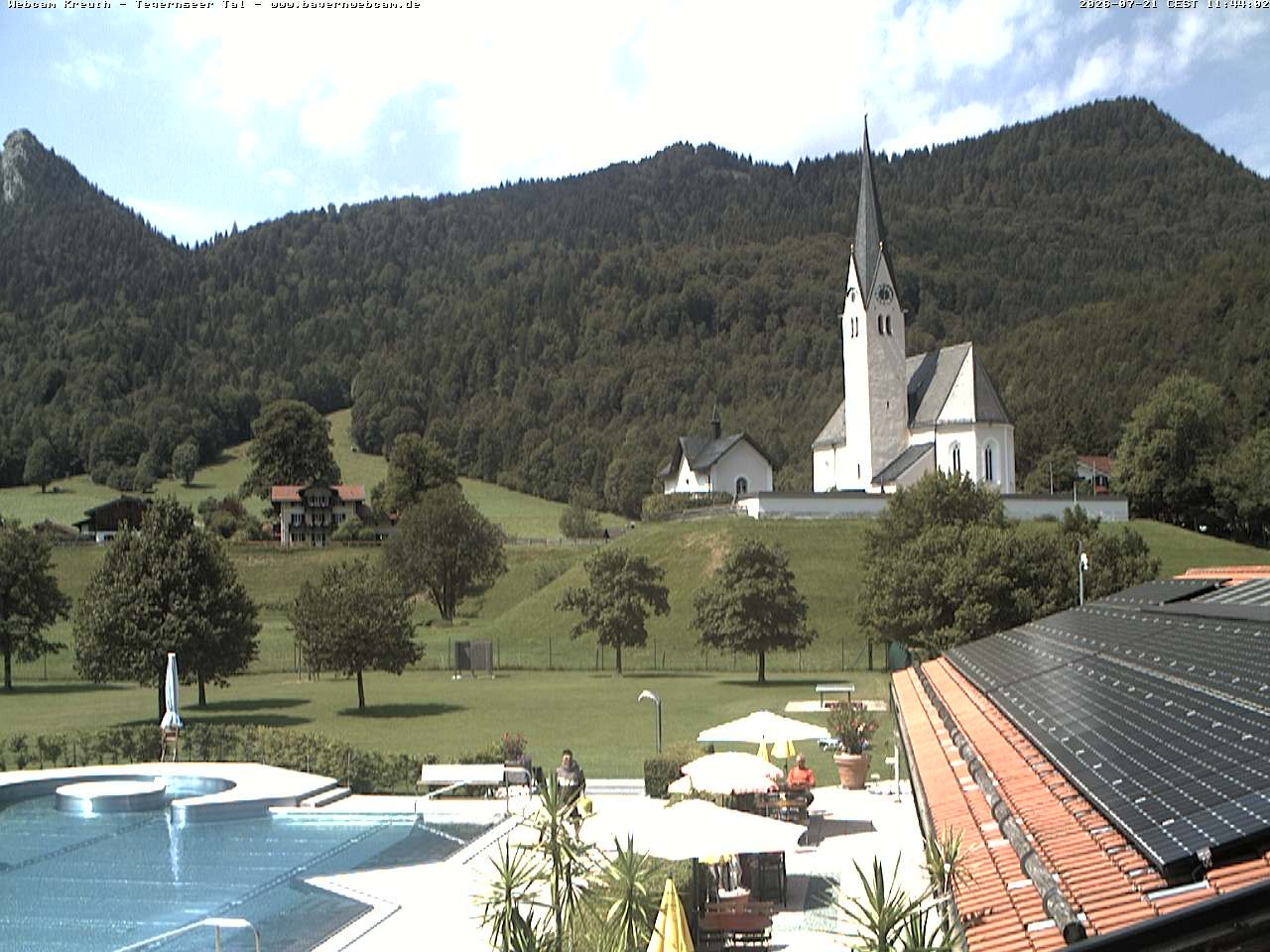 Archiv Foto Webcam Kreuth: Kirche und Freibad