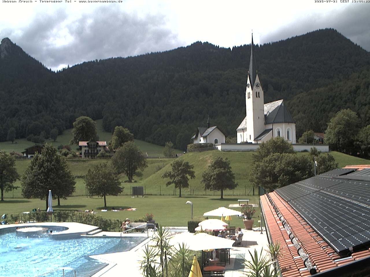 Archiv Foto Webcam Kreuth: Kirche und Freibad