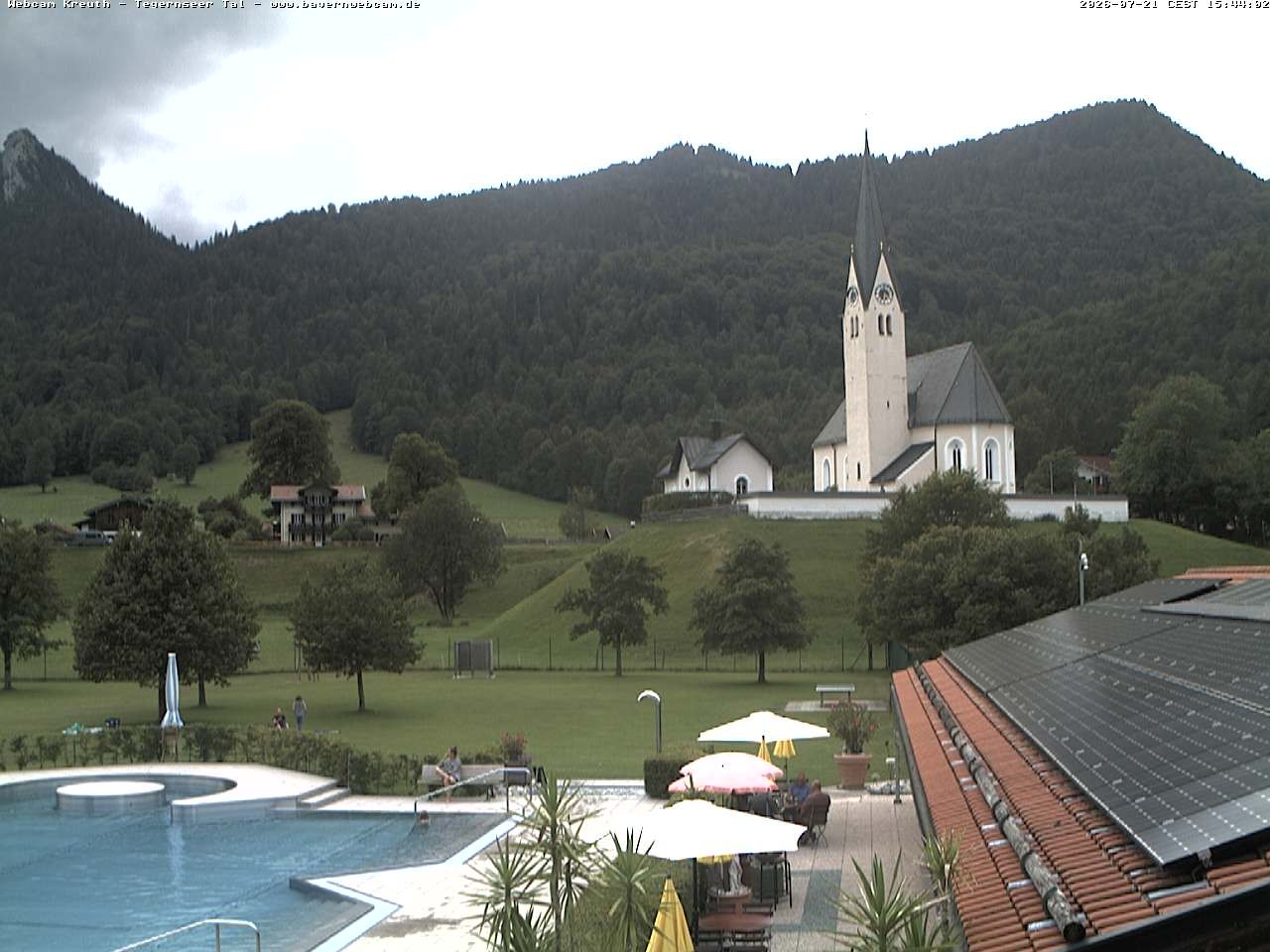 Archiv Foto Webcam Kreuth: Kirche und Freibad