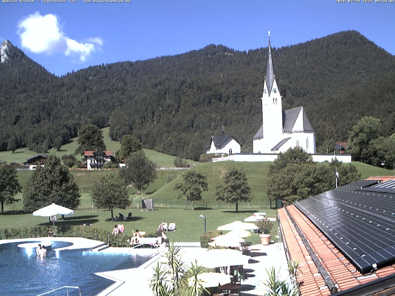 Archiv Foto Webcam Kreuth: Kirche und Freibad