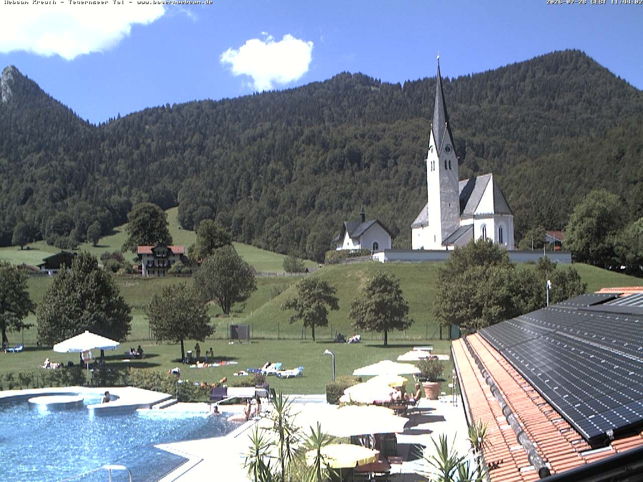 Archiv Foto Webcam Kreuth: Kirche und Freibad
