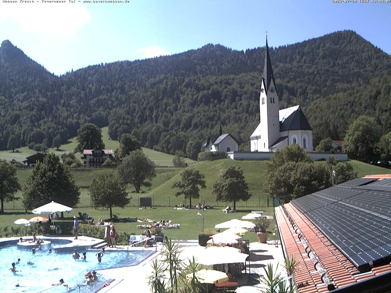 Archiv Foto Webcam Kreuth: Kirche und Freibad