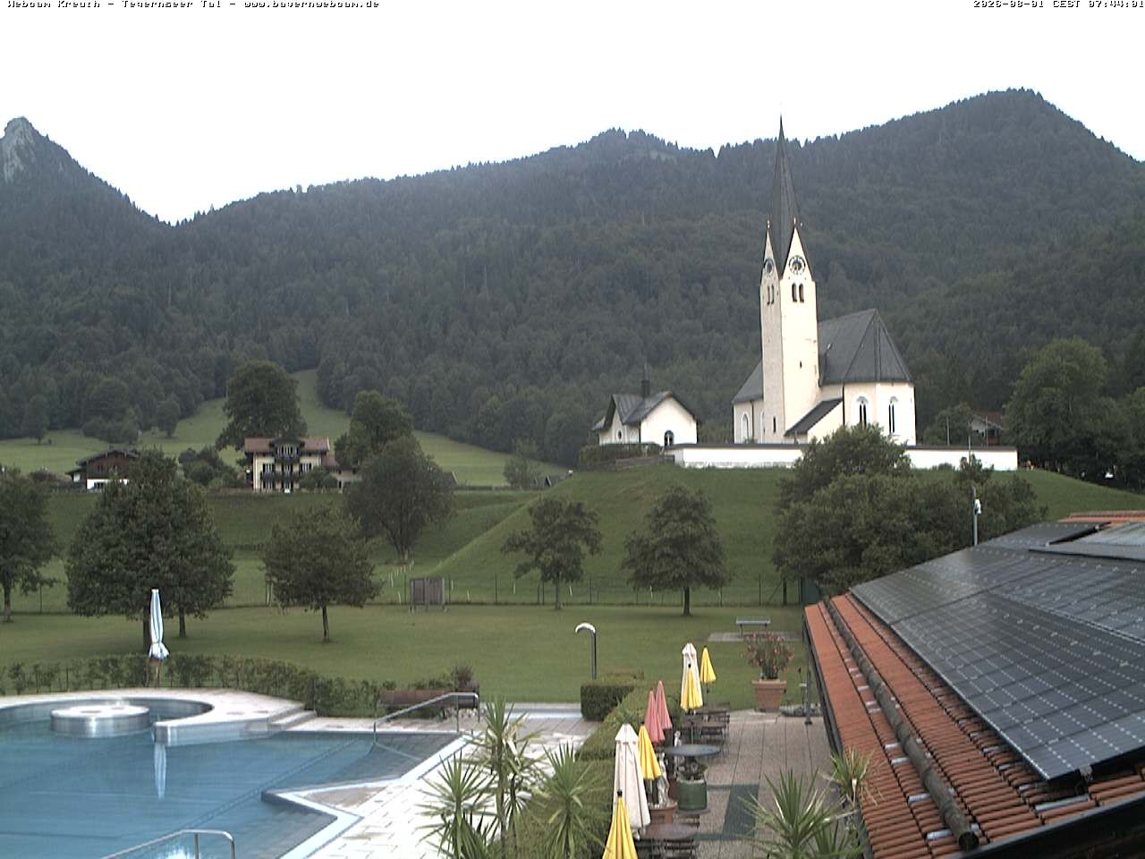 Archiv Foto Webcam Kreuth: Kirche und Freibad