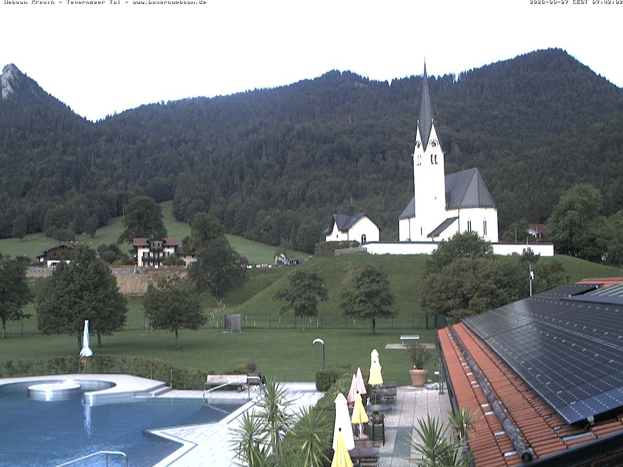 Archiv Foto Webcam Kreuth: Kirche und Freibad