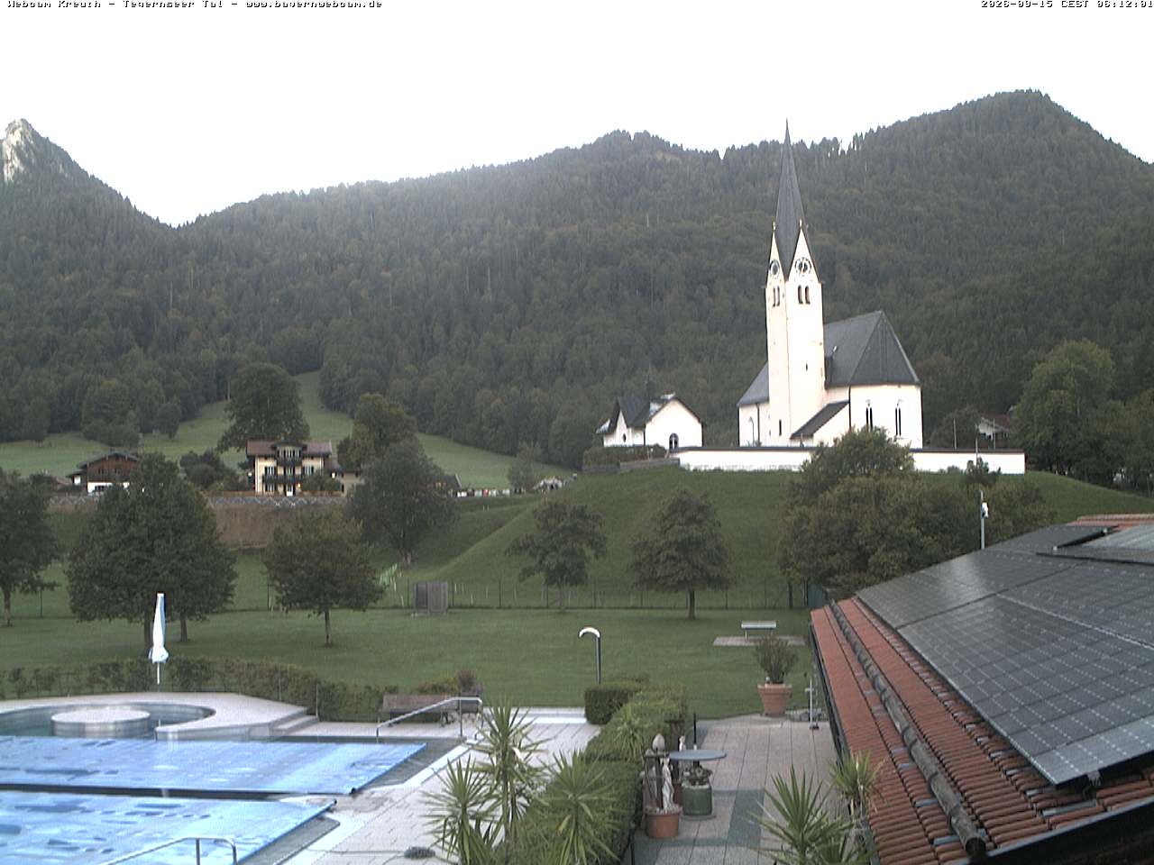 Archiv Foto Webcam Kreuth: Kirche und Freibad