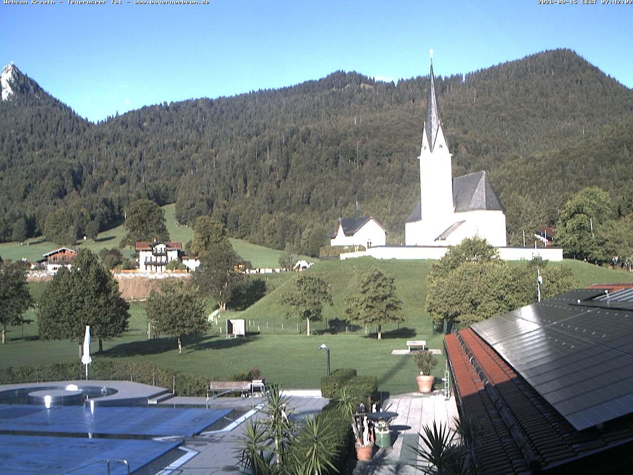 Archiv Foto Webcam Kreuth: Kirche und Freibad