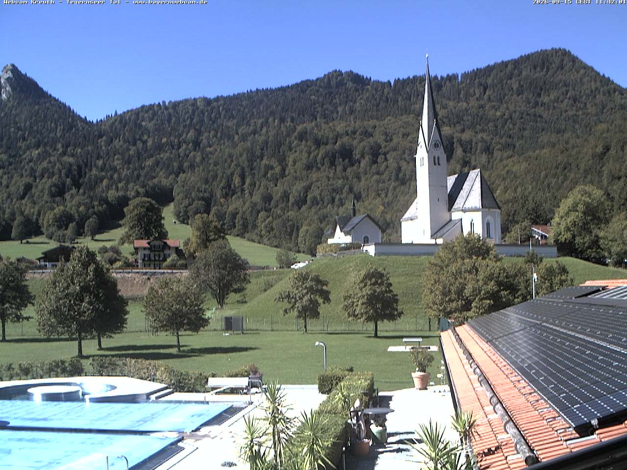 Archiv Foto Webcam Kreuth: Kirche und Freibad